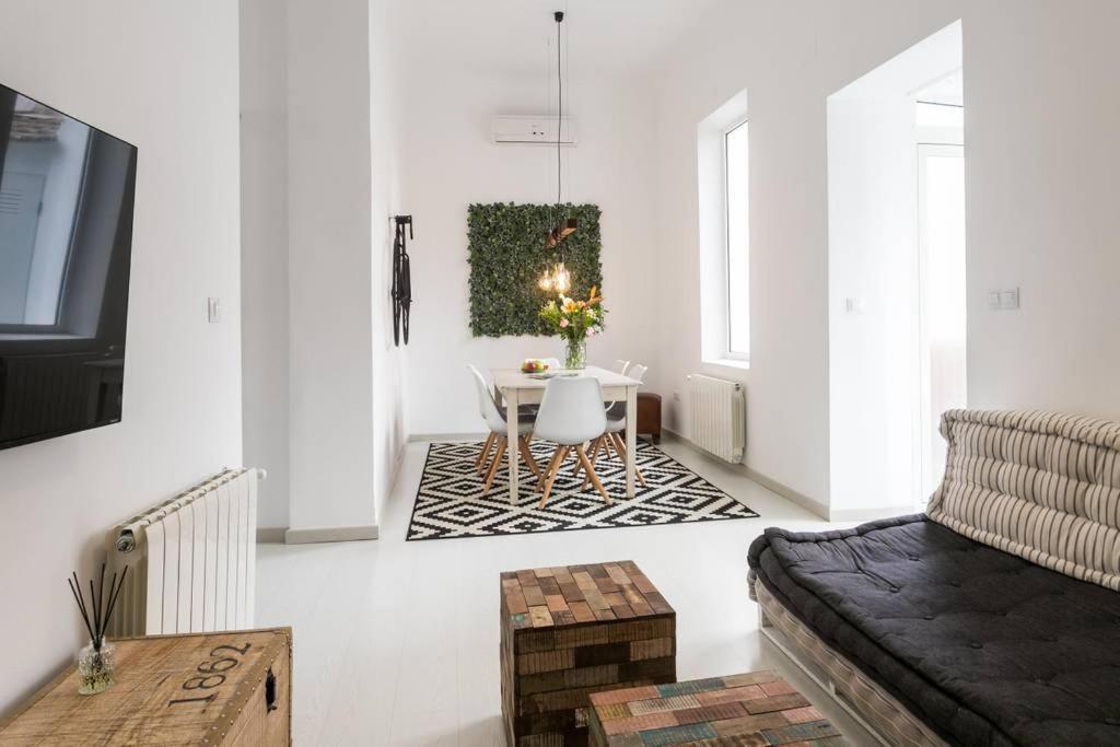 White Loft Alicante Bagian luar foto